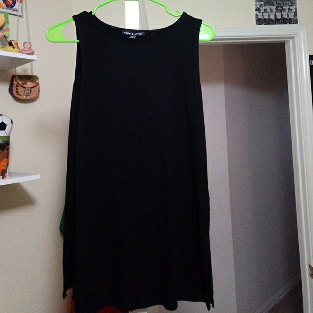 Sleeveless tank